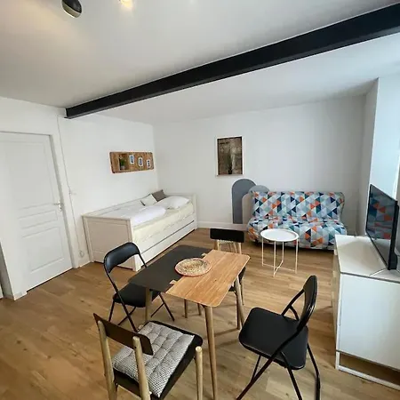 Centre Apartment *